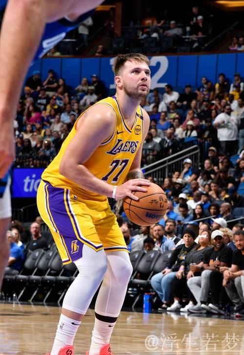 3月30日常规赛：湖人迎战灰熊，东契奇精彩表现集锦