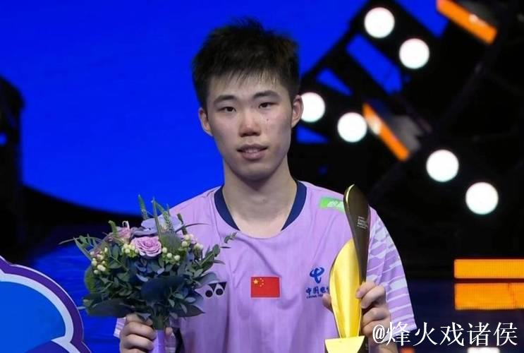 中国羽毛球大师赛 翁泓阳战胜林俊易获得男单冠军